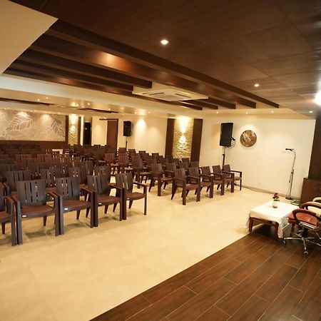 Sri Ambal Grand Hotel Virudunagar ภายนอก รูปภาพ