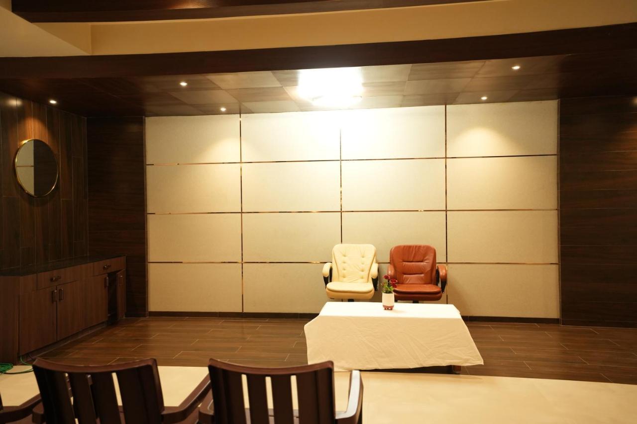 Sri Ambal Grand Hotel Virudunagar ภายนอก รูปภาพ