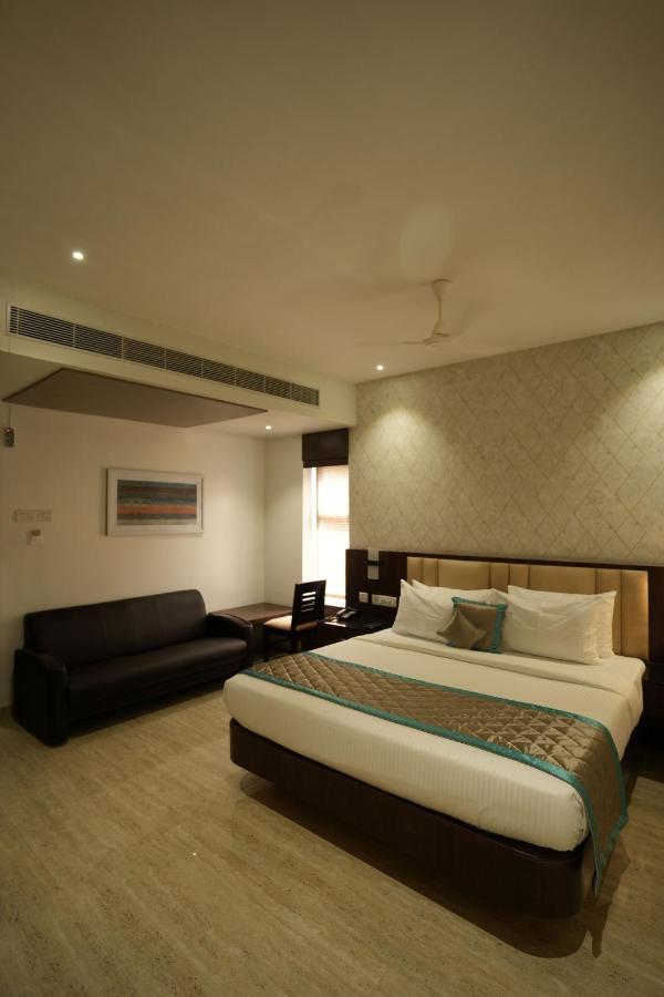 Sri Ambal Grand Hotel Virudunagar ภายนอก รูปภาพ