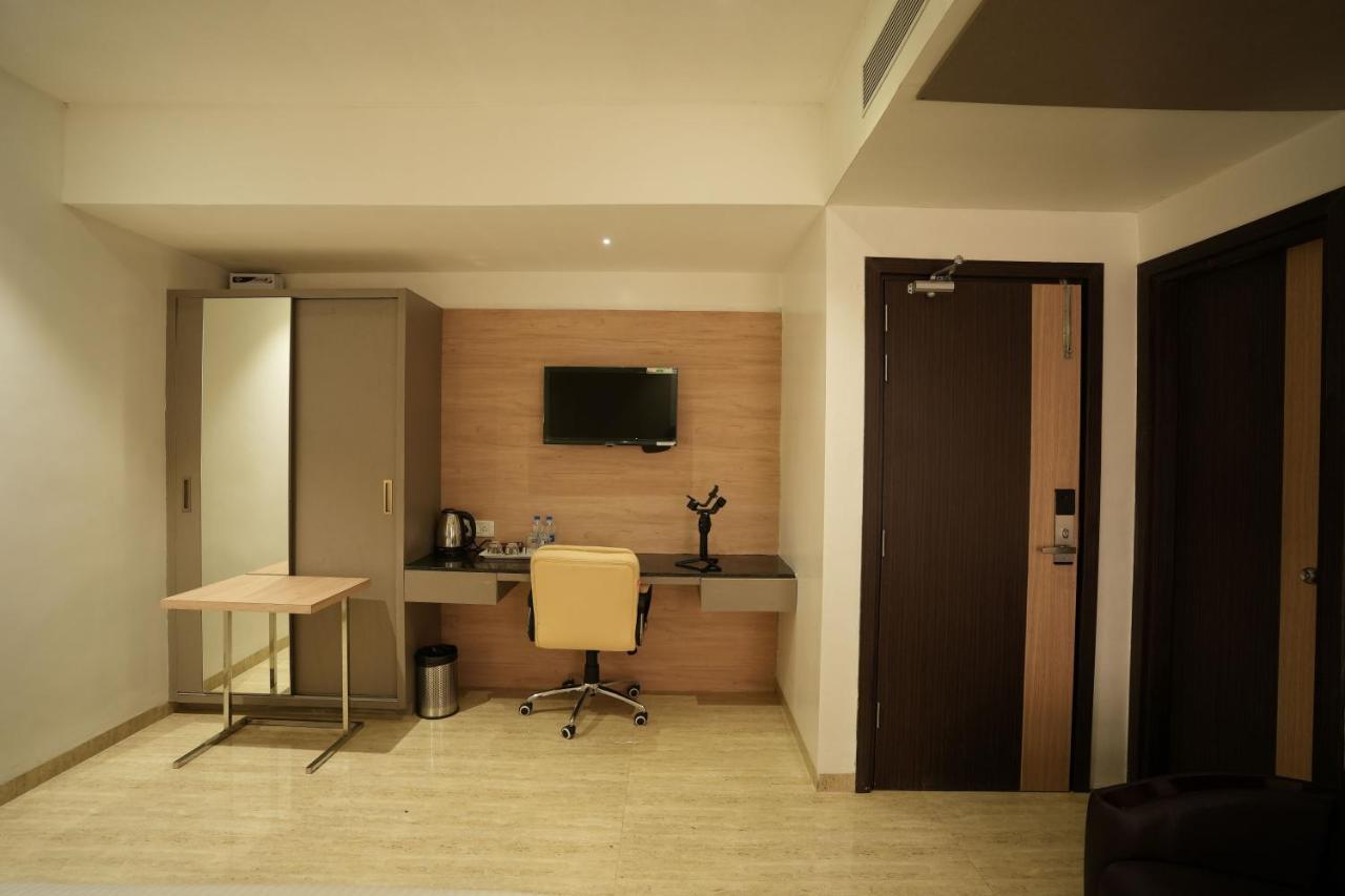 Sri Ambal Grand Hotel Virudunagar ภายนอก รูปภาพ